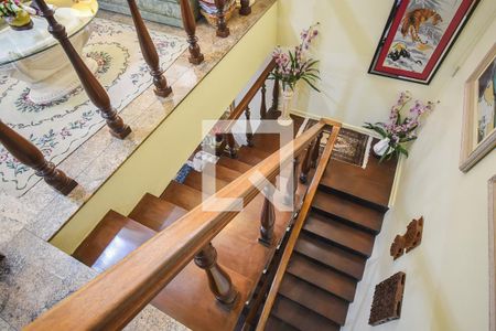 Casa à venda com 519m², 4 quartos e 4 vagasEscada