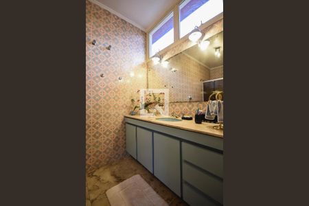 Casa à venda com 519m², 4 quartos e 4 vagasBanheiro da Suíte 2