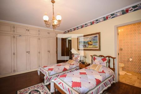 Casa à venda com 519m², 4 quartos e 4 vagasSuíte 2