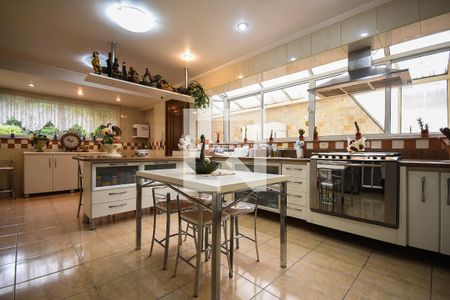 Casa à venda com 519m², 4 quartos e 4 vagasCozinha