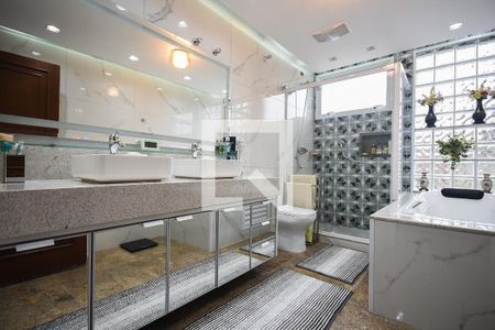 Casa à venda com 519m², 4 quartos e 4 vagasBanheiro