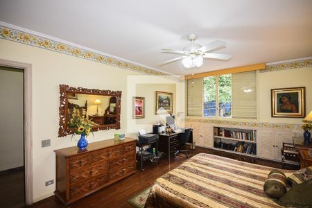 Casa à venda com 519m², 4 quartos e 4 vagasSuíte 1