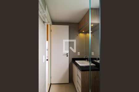 Banheiro de kitnet/studio à venda com 1 quarto, 31m² em Pinheiros, São Paulo