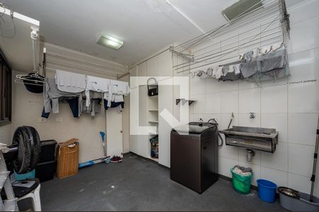 Casa para alugar com 320m², 2 quartos e 1 vagaÁrea de Serviço