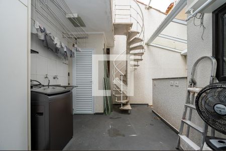 Casa para alugar com 320m², 2 quartos e 1 vagaÁrea de Serviço