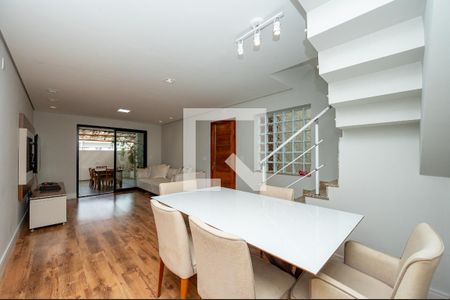 Sala de casa para alugar com 2 quartos, 320m² em Jardim Prudência, São Paulo