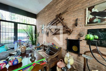 Casa à venda com 480m², 4 quartos e 5 vagas Casa à venda com 480m², 4 quartos e 5 vagasVaranda 2