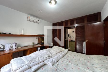 Casa à venda com 480m², 4 quartos e 5 vagasSuíte 1