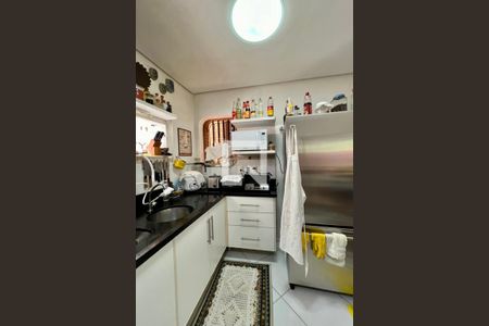 Casa à venda com 480m², 4 quartos e 5 vagas Casa à venda com 480m², 4 quartos e 5 vagasCozinha