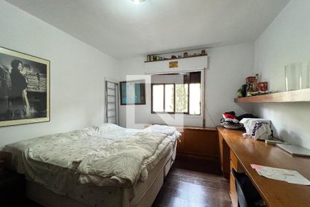 Casa à venda com 480m², 4 quartos e 5 vagasSuíte 1