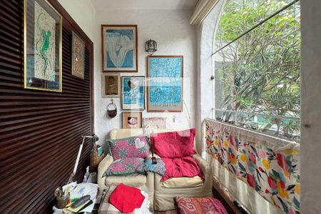 Casa à venda com 480m², 4 quartos e 5 vagasVaranda