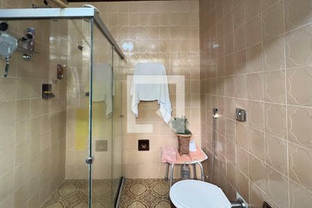 Casa à venda com 480m², 4 quartos e 5 vagasBanheiro da Suíte 2