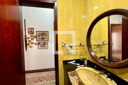 Casa à venda com 480m², 4 quartos e 5 vagas Casa à venda com 480m², 4 quartos e 5 vagasBanheiro