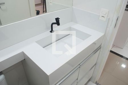 Apartamento à venda com 35m², 2 quartos e sem vaga Apartamento à venda com 35m², 2 quartos e sem vagaBanheiro