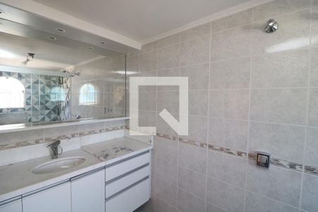 Casa à venda com 132m², 3 quartos e 2 vagasBanheiro da Suíte