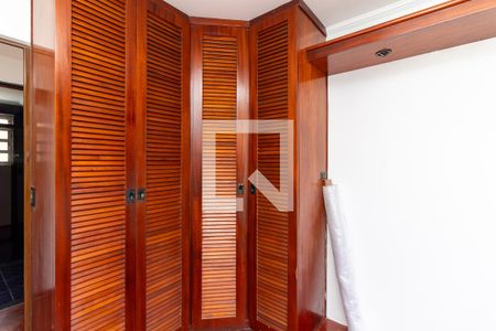 Apartamento para alugar com 49m², 2 quartos e 1 vaga Apartamento para alugar com 49m², 2 quartos e 1 vagaQuarto 2 - Armários