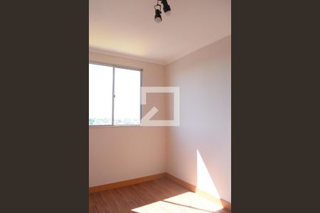 Quarto 2  de apartamento para alugar com 2 quartos, 50m² em Xaxim, Curitiba