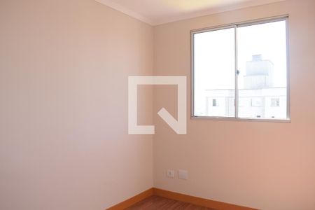 Quarto 2  de apartamento para alugar com 2 quartos, 50m² em Xaxim, Curitiba