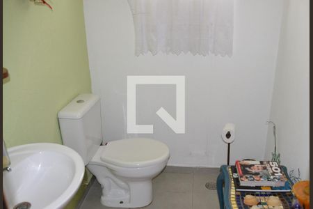 Casa à venda com 235m², 4 quartos e 2 vagasLavabo