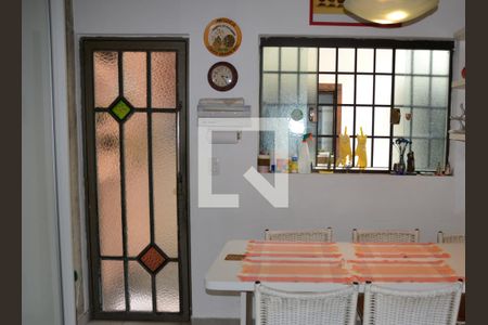 Casa à venda com 235m², 4 quartos e 2 vagasCozinha