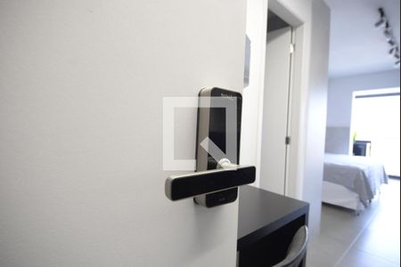 Studio à venda com 28m², 1 quarto e sem vagaFechadura Eletrônica