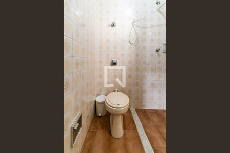 Casa à venda com 315m², 3 quartos e 8 vagasBanheiro de Serviço