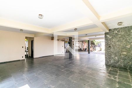 Casa à venda com 315m², 3 quartos e 8 vagasGaragem