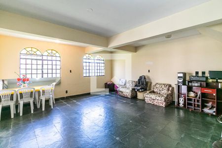 Casa à venda com 315m², 3 quartos e 8 vagasÁrea comum