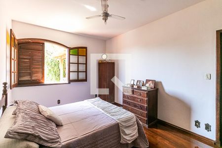 Casa à venda com 315m², 3 quartos e 8 vagasSuíte