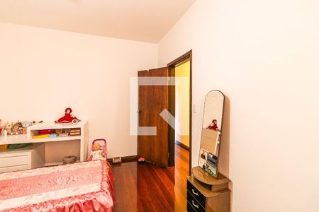 Casa à venda com 315m², 3 quartos e 8 vagasQuarto 2