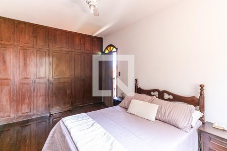 Casa à venda com 315m², 3 quartos e 8 vagasSuíte