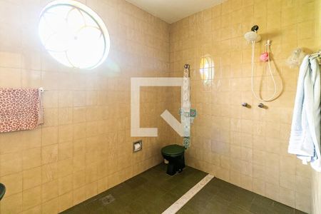 Casa à venda com 315m², 3 quartos e 8 vagasBanheiro Social