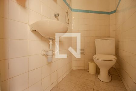 Casa à venda com 167m², 3 quartos e 2 vagas Casa à venda com 167m², 3 quartos e 2 vagasBanheiro de serviço