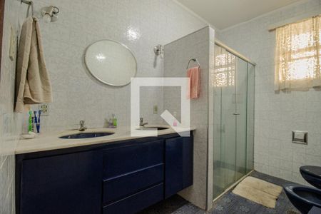 Casa à venda com 167m², 3 quartos e 2 vagas Casa à venda com 167m², 3 quartos e 2 vagasBanheiro