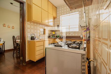 Casa à venda com 167m², 3 quartos e 2 vagas Casa à venda com 167m², 3 quartos e 2 vagasCozinha