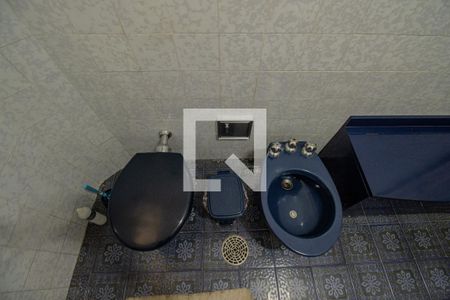 Casa à venda com 167m², 3 quartos e 2 vagas Casa à venda com 167m², 3 quartos e 2 vagasBanheiro