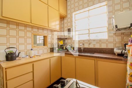 Casa à venda com 167m², 3 quartos e 2 vagas Casa à venda com 167m², 3 quartos e 2 vagasCozinha