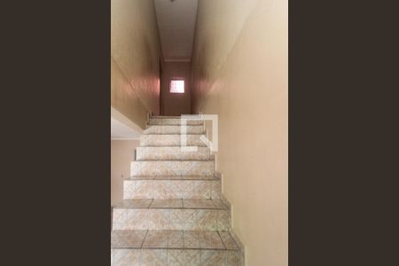escada de casa para alugar com 2 quartos, 150m² em Cidade Satelite Santa Barbara, São Paulo