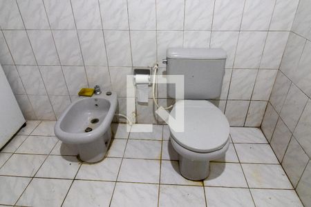 Banheiro da Suíte de casa à venda com 3 quartos, 320m² em Bom Jesus, Porto Alegre