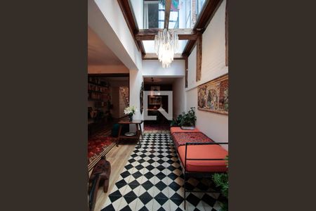 Corredor de casa para alugar com 4 quartos, 180m² em Pinheiros, São Paulo