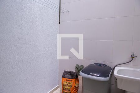 Casa de condomínio à venda com 75m², 2 quartos e 1 vagaLavanderia