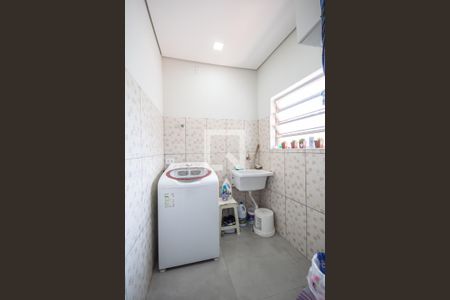 Casa à venda com 200m², 3 quartos e 2 vagas Casa à venda com 200m², 3 quartos e 2 vagasÁrea de Serviço