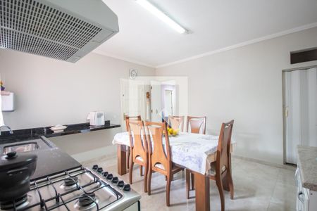 Casa à venda com 200m², 3 quartos e 2 vagas Casa à venda com 200m², 3 quartos e 2 vagasCozinha