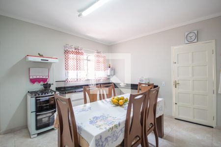 Casa à venda com 200m², 3 quartos e 2 vagas Casa à venda com 200m², 3 quartos e 2 vagasCozinha