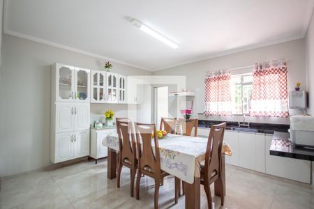 Casa à venda com 200m², 3 quartos e 2 vagas Casa à venda com 200m², 3 quartos e 2 vagasCozinha