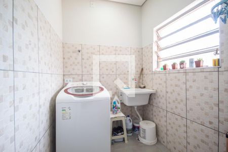 Casa à venda com 200m², 3 quartos e 2 vagas Casa à venda com 200m², 3 quartos e 2 vagasÁrea de Serviço