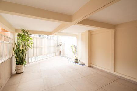 Casa à venda com 200m², 3 quartos e 2 vagas Casa à venda com 200m², 3 quartos e 2 vagasGaragem