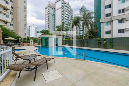Apartamento para alugar com 98m², 2 quartos e 3 vagas Apartamento para alugar com 98m², 2 quartos e 3 vagasÁrea Comum Piscina