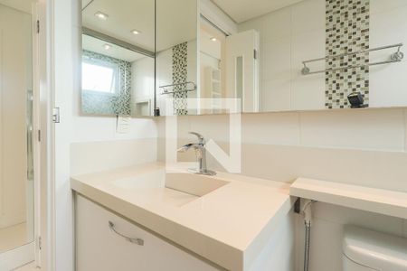 Apartamento à venda com 70m², 2 quartos e 2 vagas Apartamento à venda com 70m², 2 quartos e 2 vagasBanheiro da Suíte