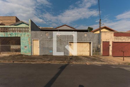 Casa à venda com 120m², 2 quartos e 1 vagaFachada